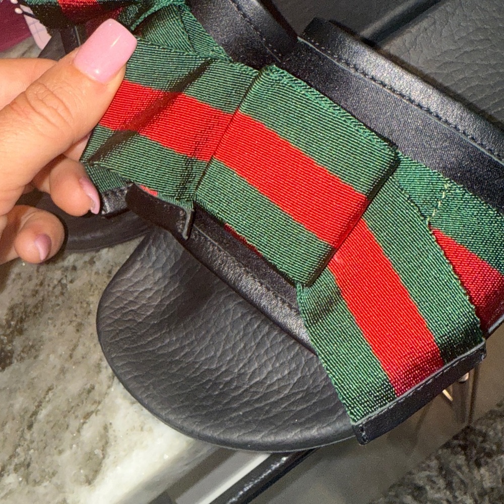 Gucci women’s Black Slides with Red and Green Stripes bow - Picture 6 of 7